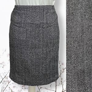 EXPRESS Wool Blend Fall Skirt Black Chevron Knee Length Pencil Skirt Sz 4